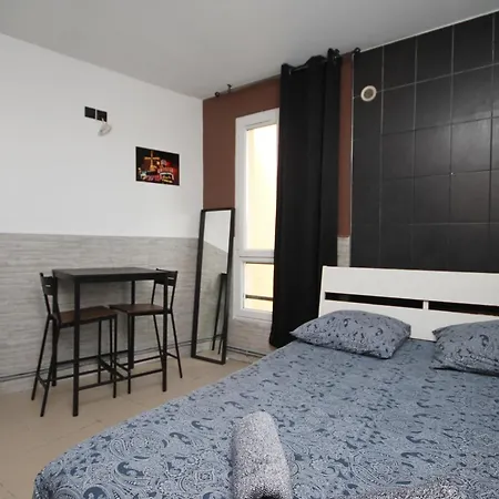 04 - Avec Lit Double Proche Paris Et Transports Wifi Couette-café *