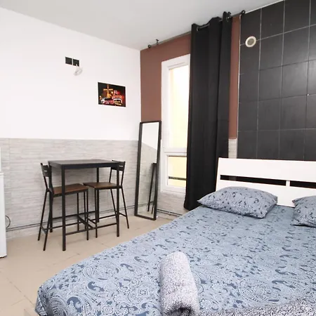 04 - Avec Lit Double Proche Paris Et Transports Wifi